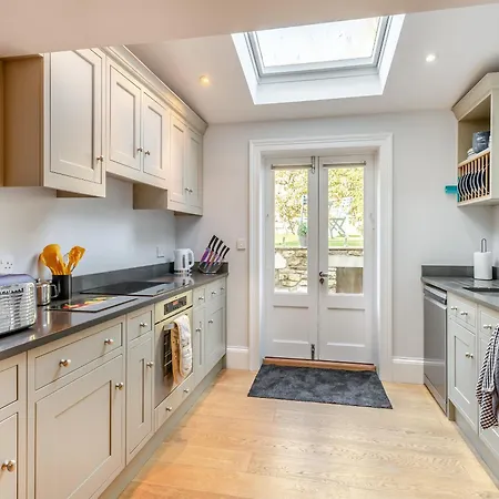 Ryburn House - Uk43518 * Thornton Dale