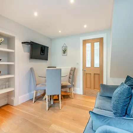 Ryburn House - Uk43518 *